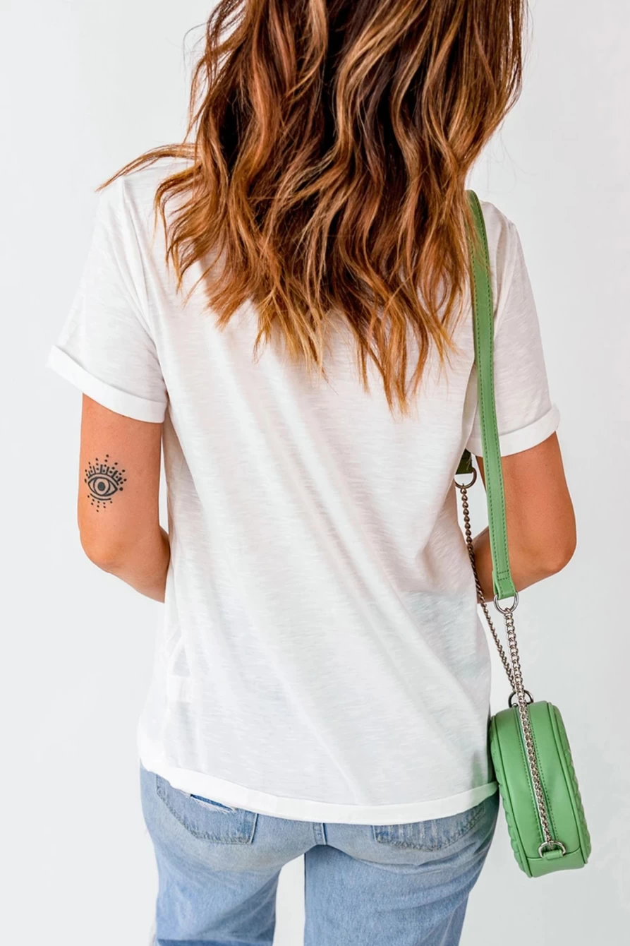"SheWin Women's White Christmas Graphic Tee with Turquoise Tree Design"