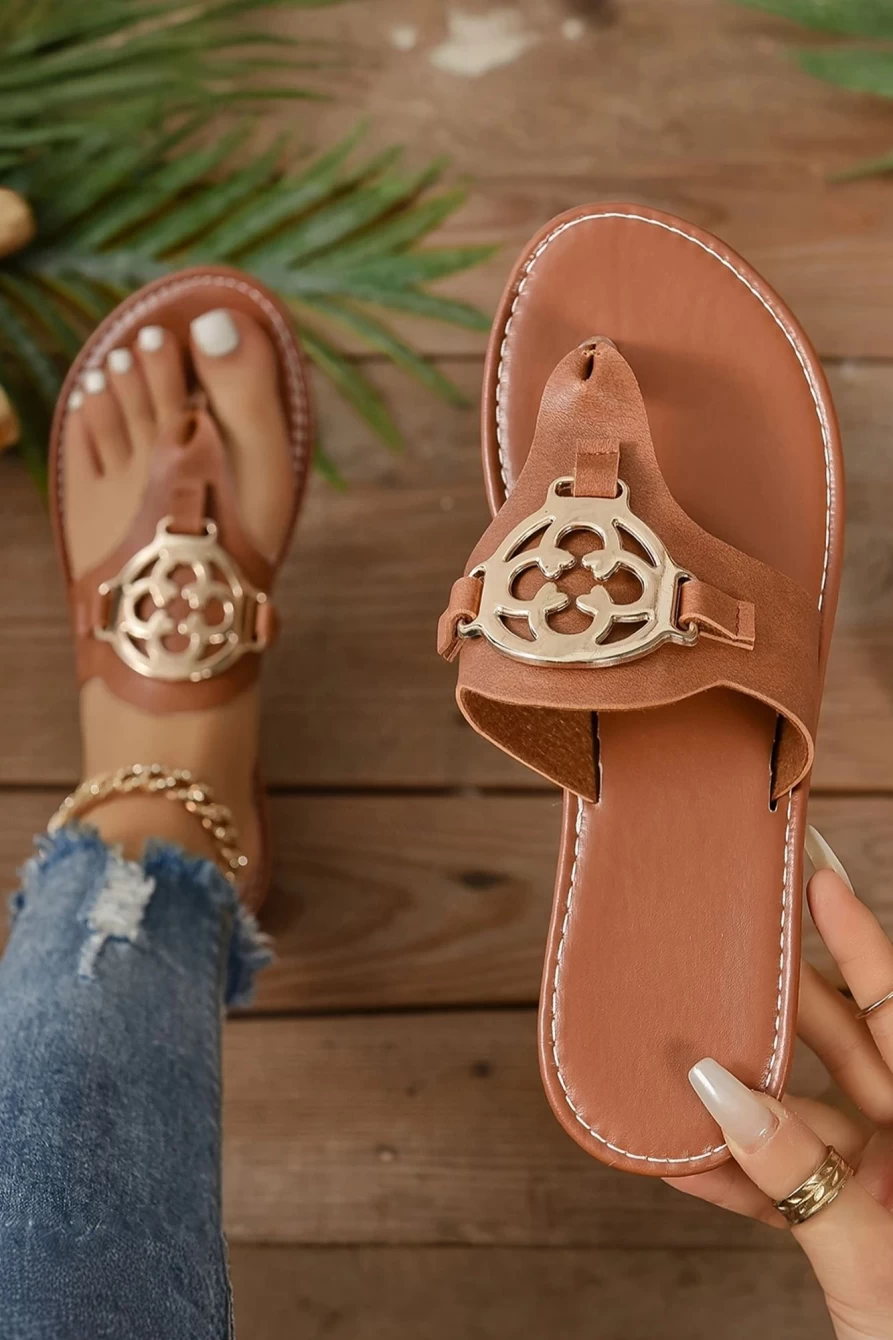 Shewin Women's Chestnut Vintage Leather Thong Slippers - Metal Decor Sandals