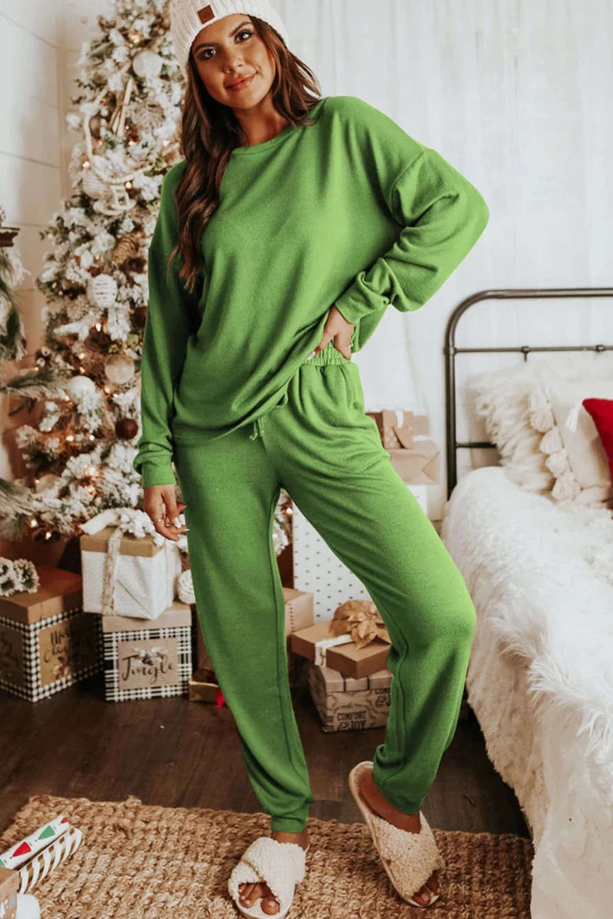Women's Spinach Green Long Sleeve Pullover & Jogger Pants Lounge Set by Shewin