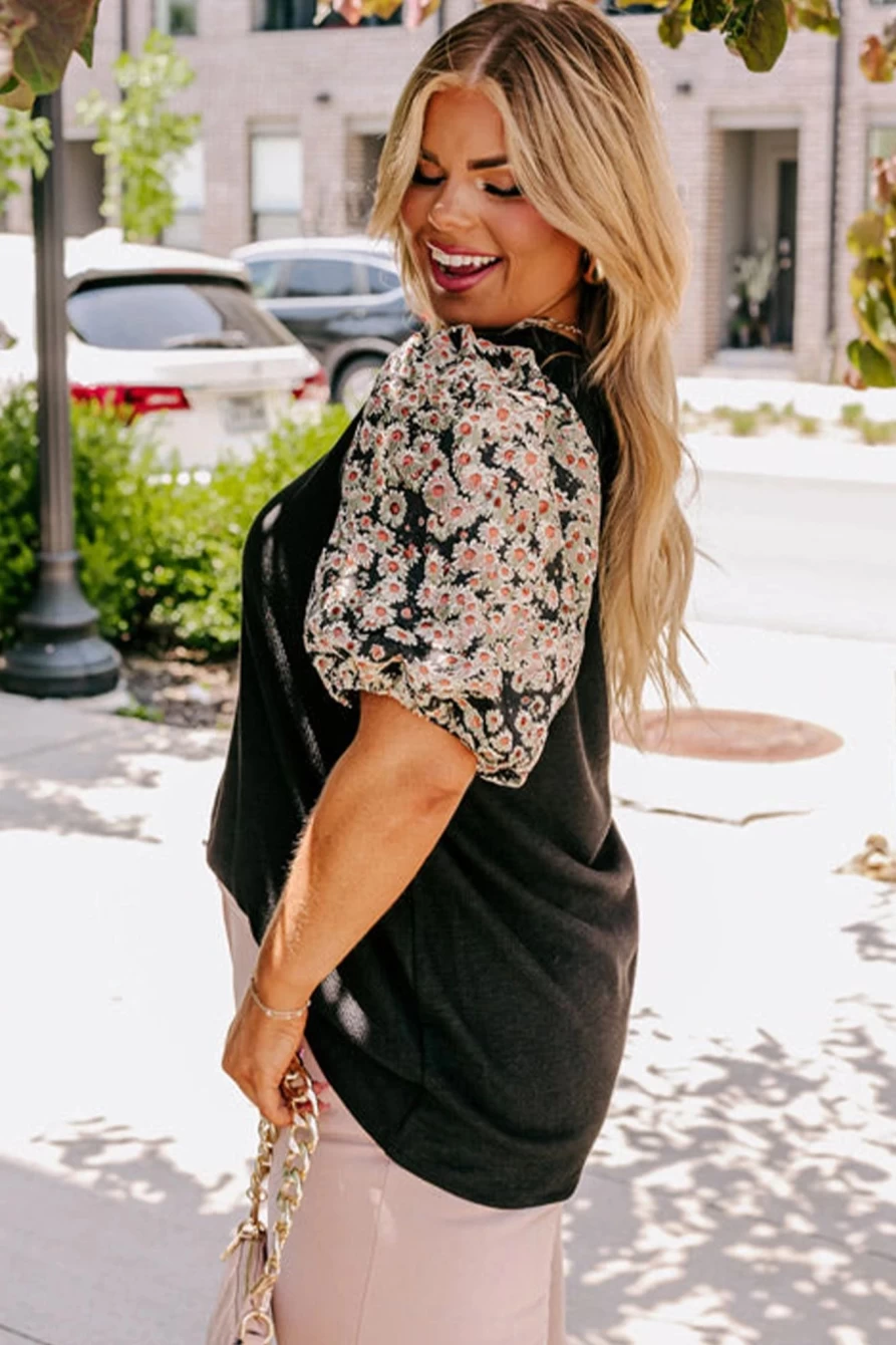Shewin Women's Plus Size Black Daisy Print Tunic Top with Bubble Sleeves
