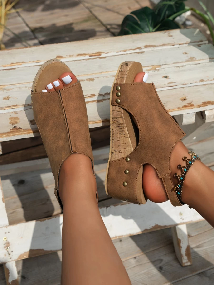 Shewin Women's Brown Vintage Leather Studded Wedge Sandals with Stitching Detail