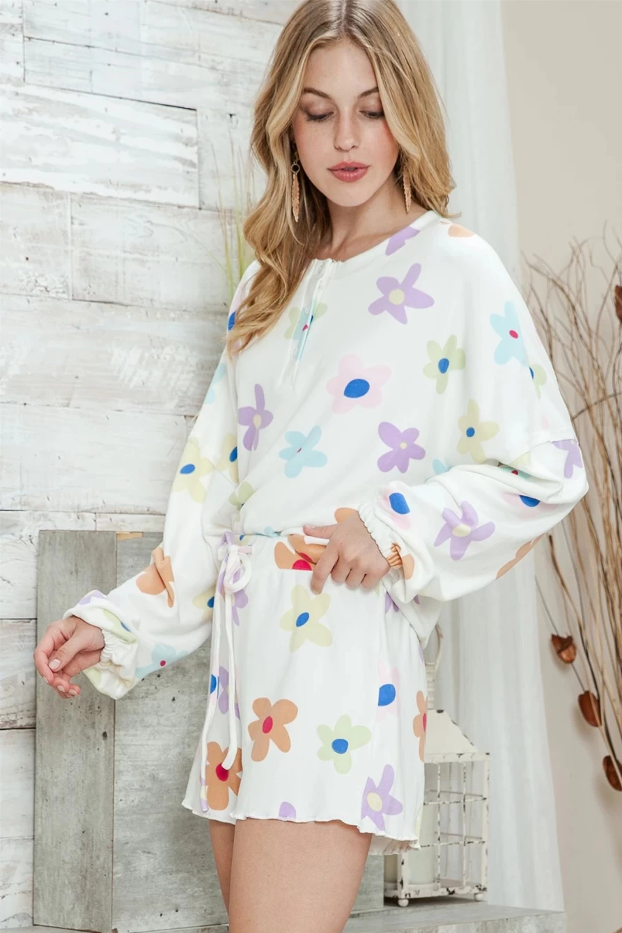 Shewin Women's White Floral Print Henley Top & Drawstring Shorts Loungewear Set