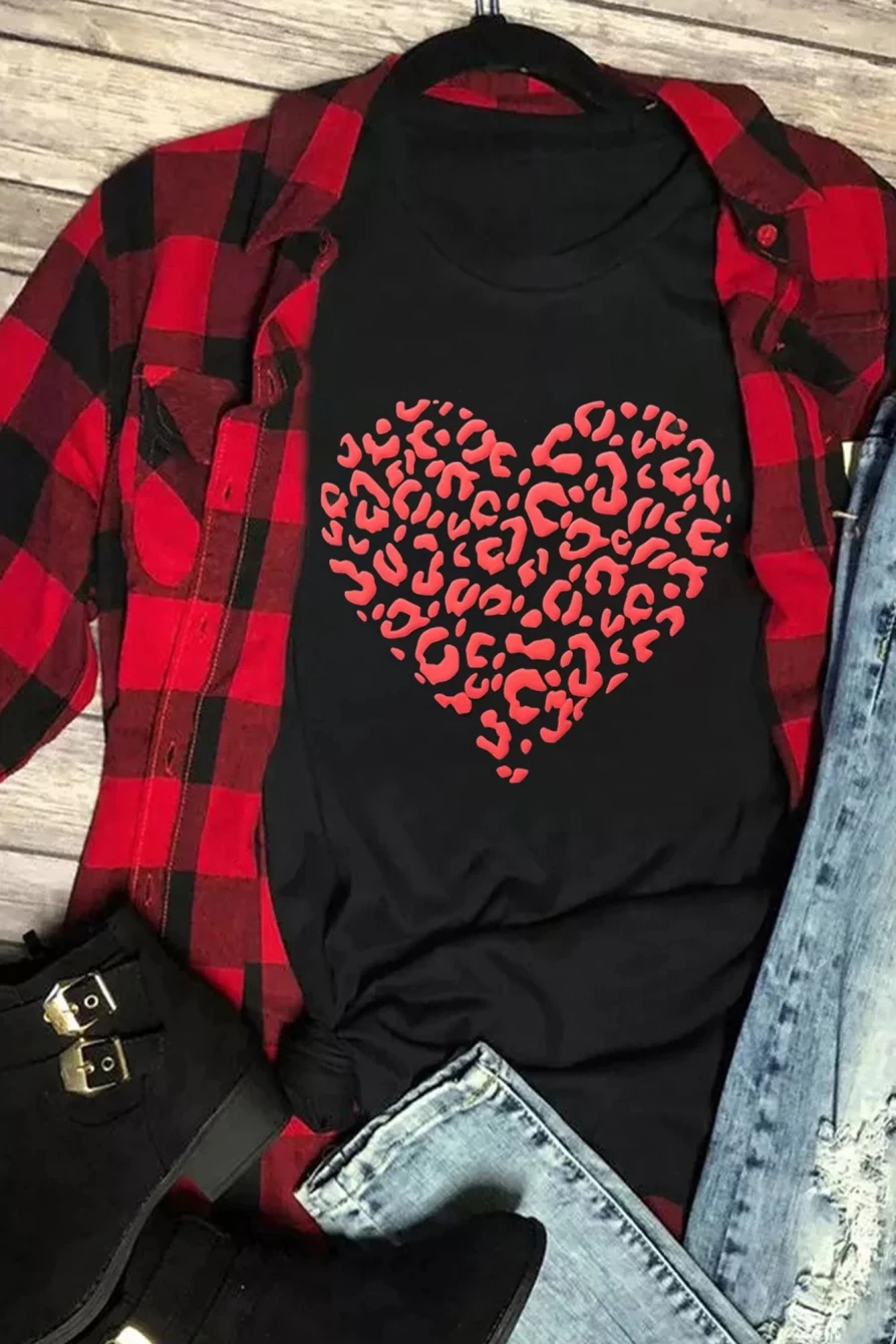 Shewin Women's Black Leopard Heart Print Crewneck T-Shirt