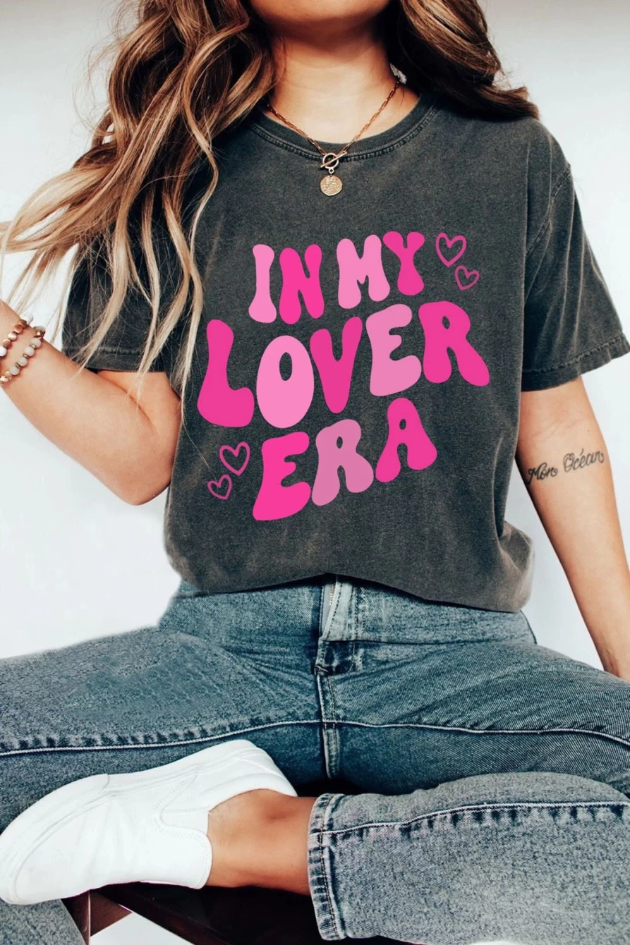 "SheWin Women's Black Valentine's Day Graphic Tee - In My Lover Era Romantic T-Shirt"