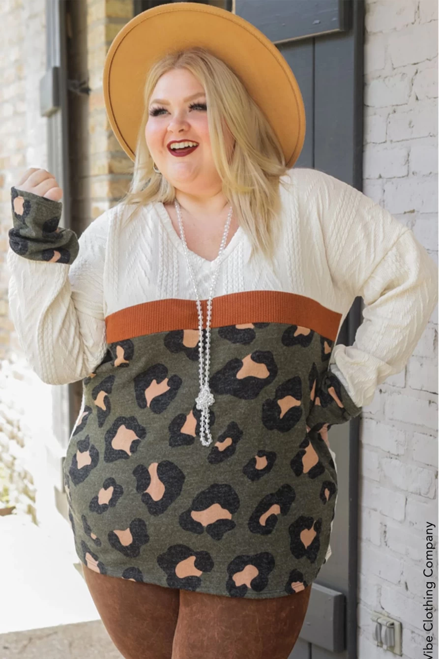 Shewin Women's Plus Size White Leopard Print Patchwork Textured Top
