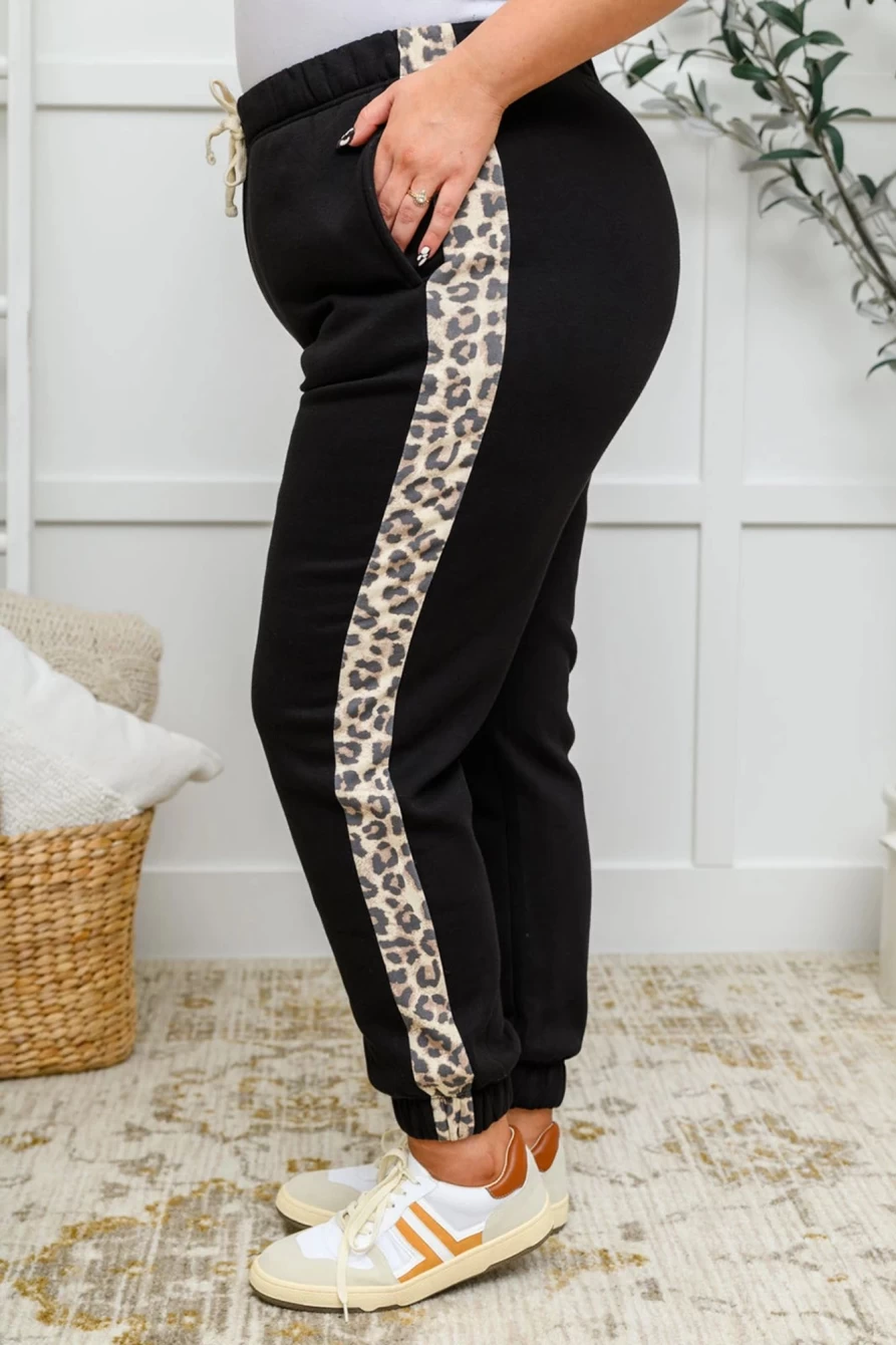 Shewin Women's Plus Size Black Contrast Leopard Print Side Panel Joggers