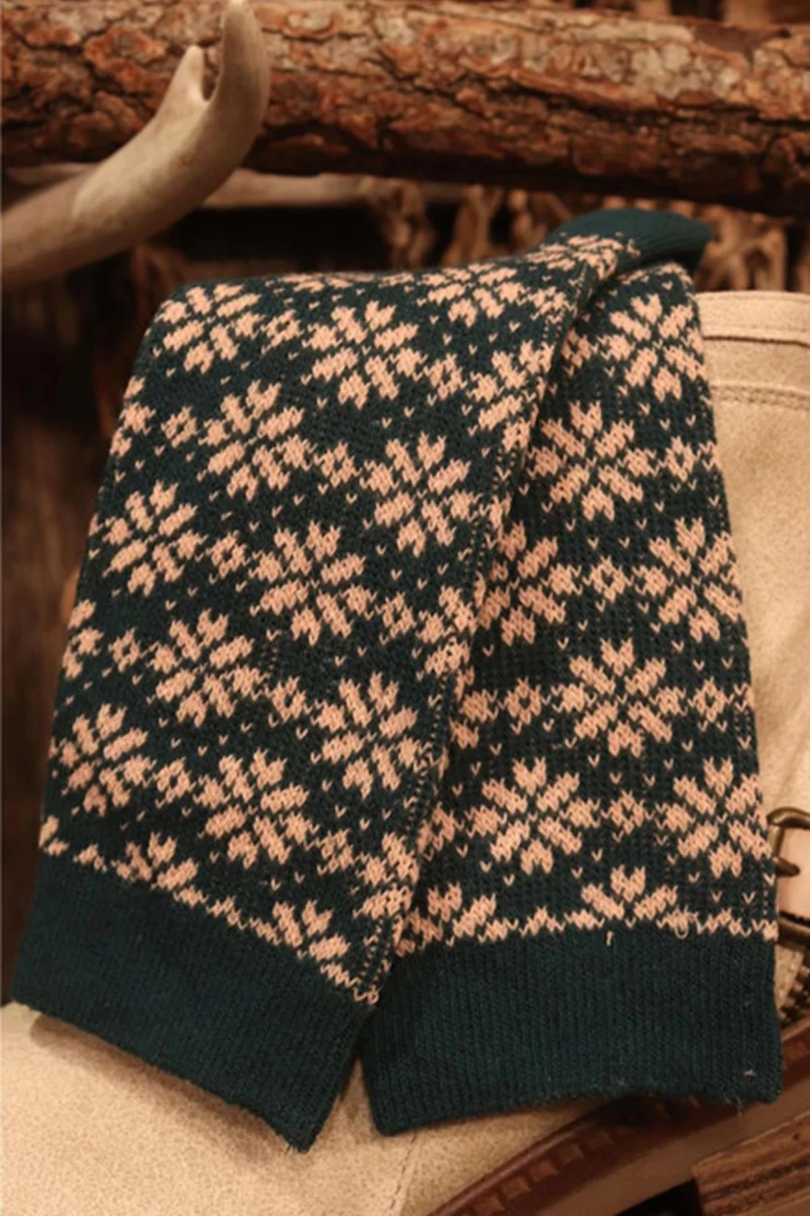 Shewin Women's Real Teal Snowflake Pattern Contrast Edge Socks
