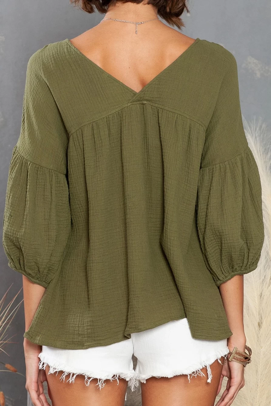 Shewin Women's Green Solid Color Casual V-Neck Gauze Top