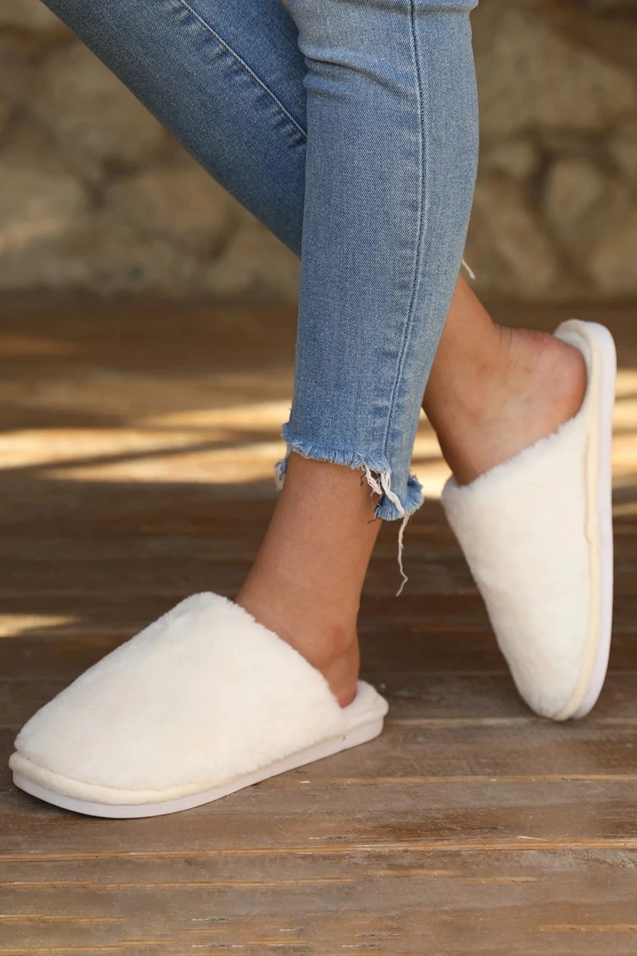 Shewin Women's White Fuzzy Winter Warm Slippers - Cozy Indoor/Outdoor House Shoes