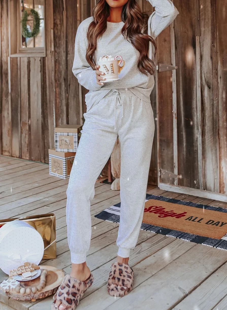 Women's Gray Long Sleeve Pullover & Jogger Pants Loungewear Set by Shewin
