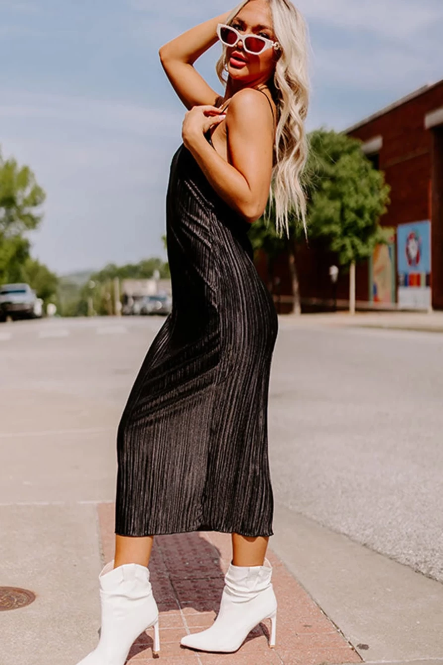 Shewin Women's Black Spaghetti Straps Backless Pleated Midi Dress