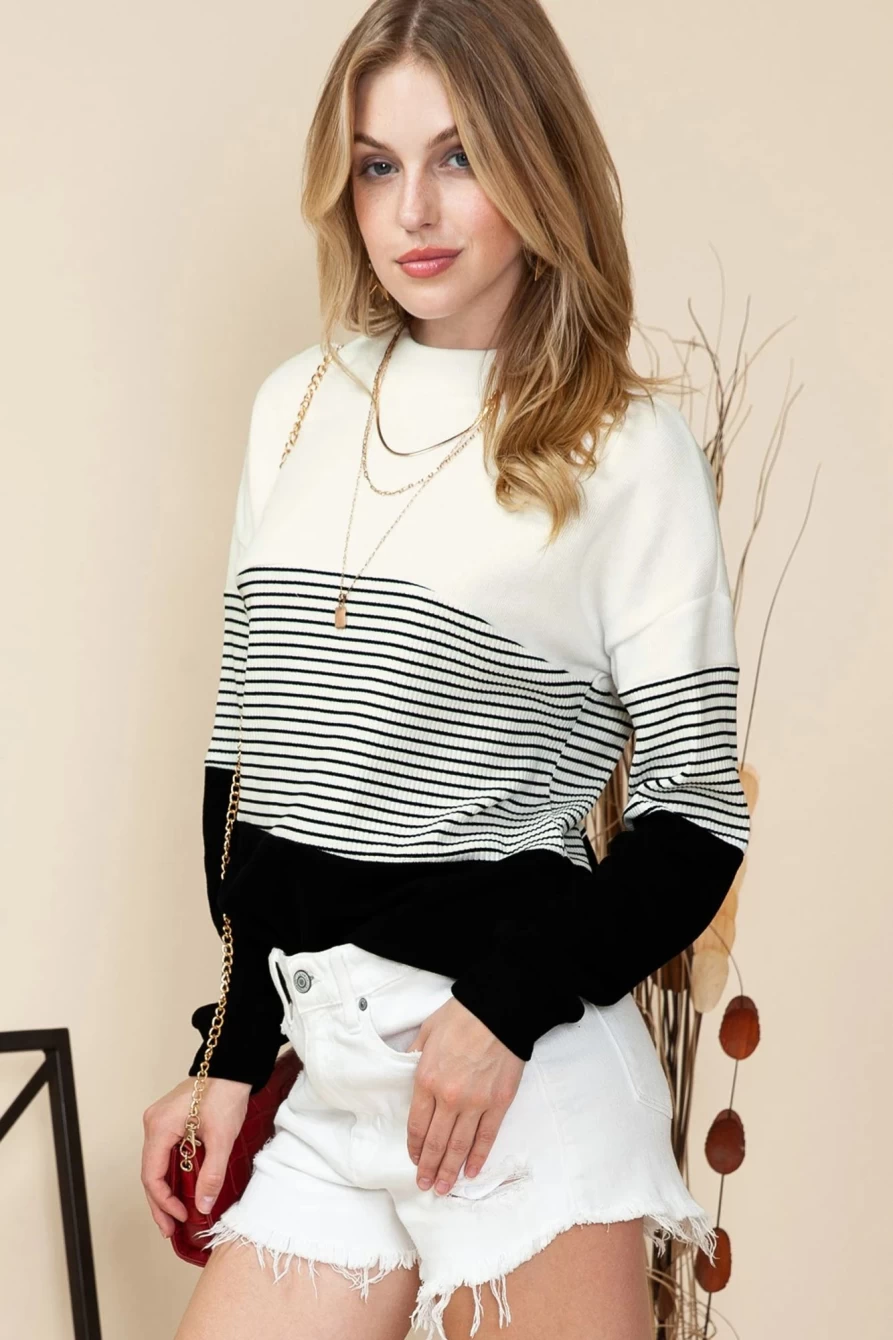 Shewin Women's Black Striped Colorblock Knit Top - Contrast Design